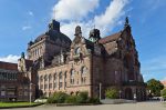 Opernhaus Nürnberg in der Sonne