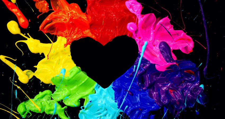 Regenbogen Farbkleckse Herz in der Mitte