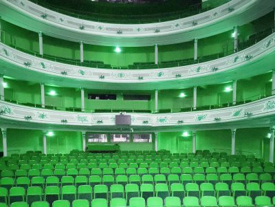 Opernhaus Innenraum in grün gefärbt