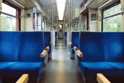 leerer Innenraum S-Bahn