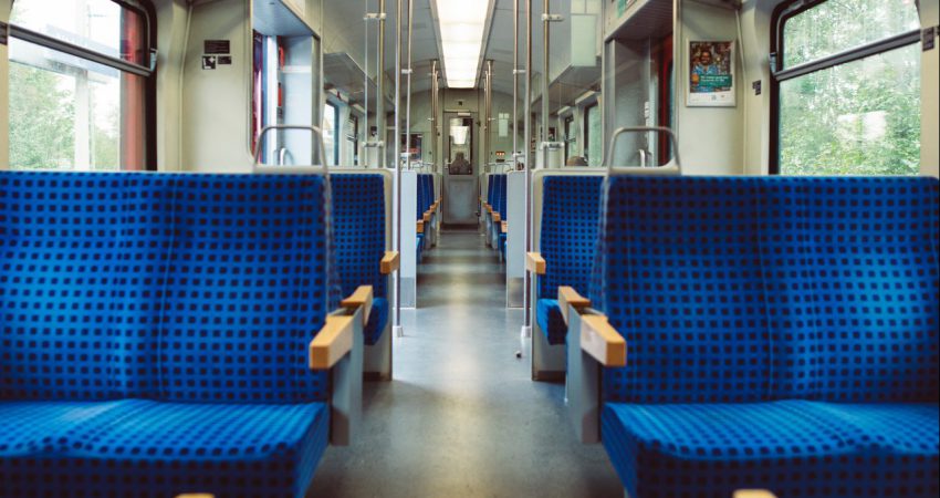leerer Innenraum S-Bahn