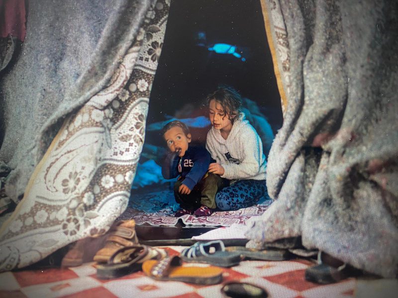 Erdbeben in der Türkei: Kinder in einem Notzelt