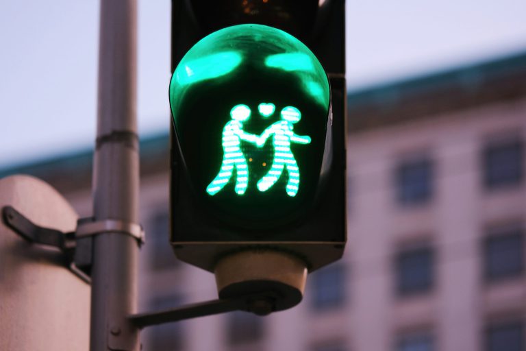 Vielfalt sichtbar machen: Ampelpärchen für Nürnberg